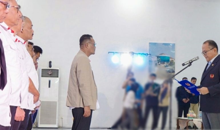 Bupati Karawang minta pengurus KONI tingkatkan prestasi olahraga Bupati Karawang minta pengurus KONI tingkatkan prestasi olahraga