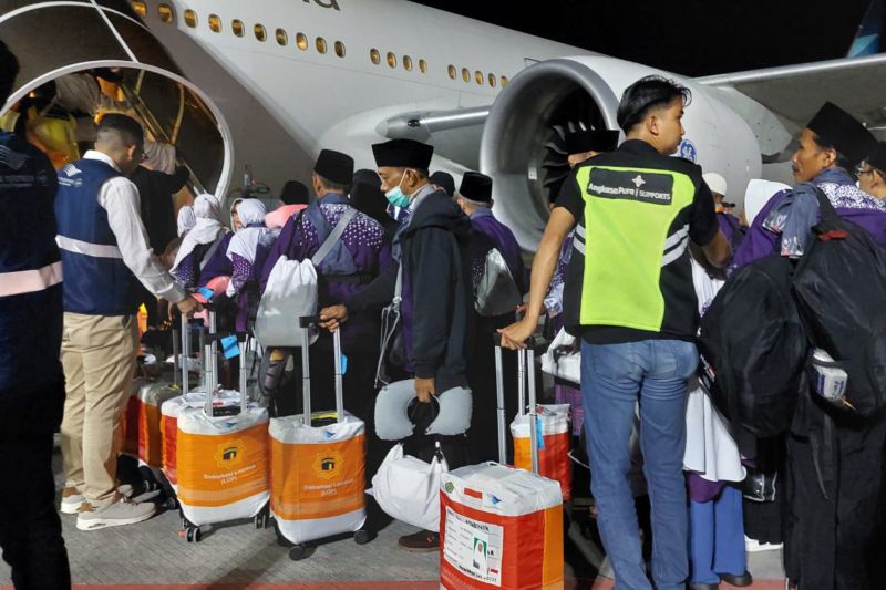 392 calon haji Kabupaten Bima diterbangkan menuju Tanah Suci