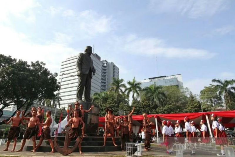DKI pindahkan patung lama M.H. Thamrin ke Balai Kota DKI pindahkan patung lama M.H. Thamrin ke Balai Kota