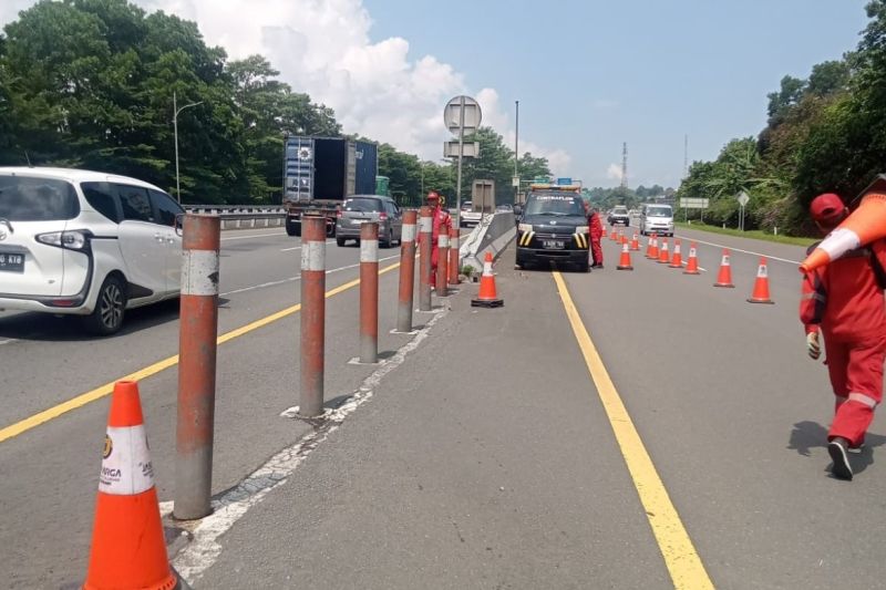 Contraflow di Tol Jagorawi arah Puncak dihentikan Contraflow di Tol Jagorawi arah Puncak dihentikan