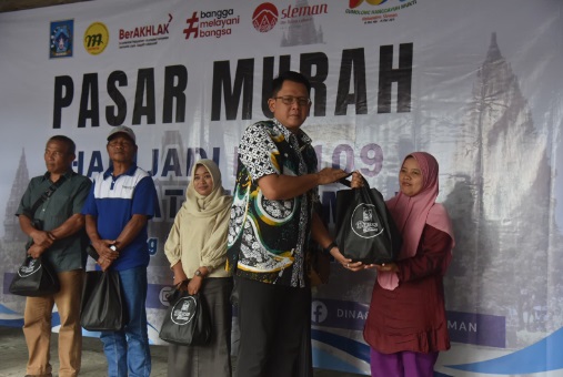 Pemkab Sleman gelar pasar murah di Candibinangun, ringankan beban ekonomi masyarakat Pemkab Sleman gelar pasar murah di Candibinangun, ringankan beban ekonomi masyarakat