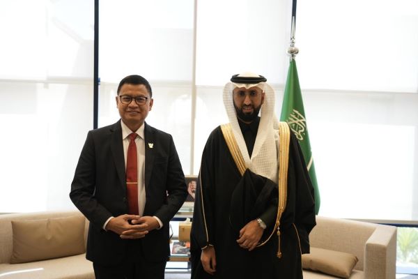 Taruna Ikrar lakukan pertemuan bilateral dengan Presiden Saudi FDA Taruna Ikrar lakukan pertemuan bilateral dengan Presiden Saudi FDA