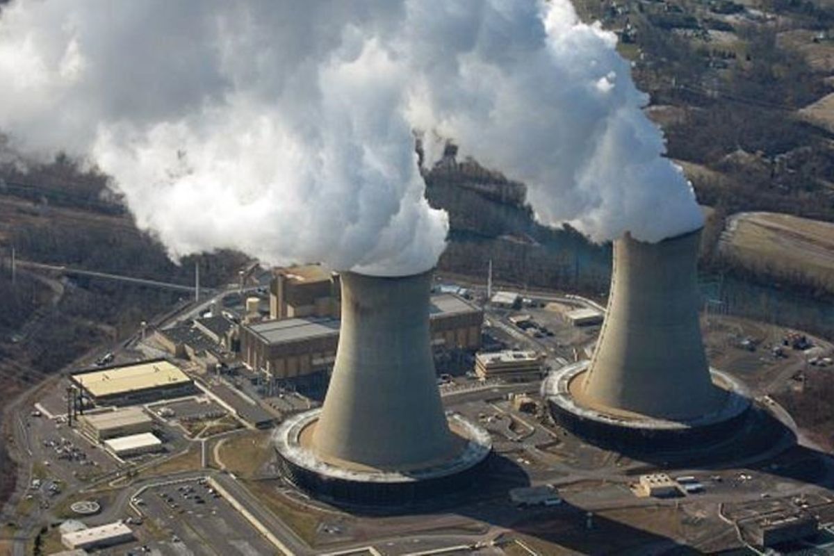 Trump minta pembangunan 10 reaktor nuklir baru, target 2030 Trump minta pembangunan 10 reaktor nuklir baru, target 2030