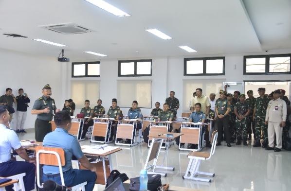 Menhan tinjau kesiapan kunjungan Presiden RI dan Presiden Prancis ke akademi militer Menhan tinjau kesiapan kunjungan Presiden RI dan Presiden Prancis ke akademi militer