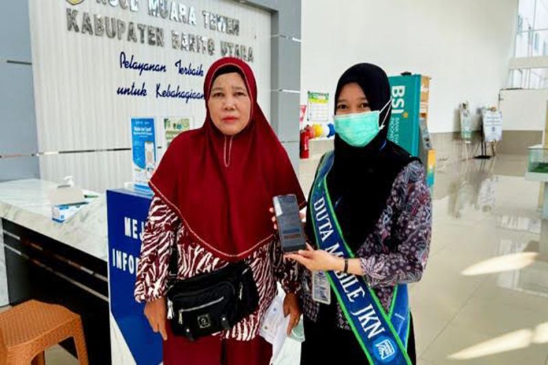 Duta Mobile JKN kenalkan kemudahan antrean online di RSUD Muara Teweh Duta Mobile JKN kenalkan kemudahan antrean online di RSUD Muara Teweh