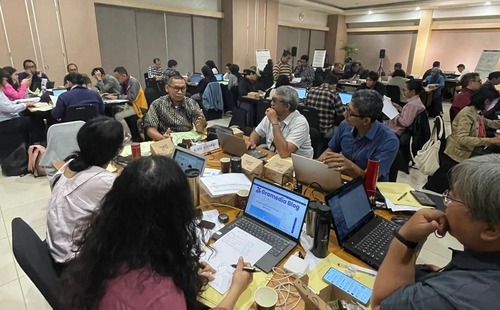 Saat media arus utama harus bertarung di arena tak seimbang
