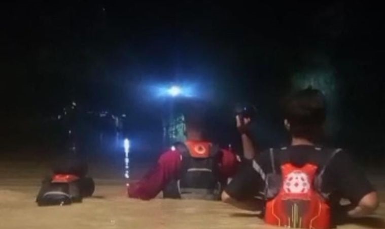 1.600 rumah warga di Kabupaten Blora tergenang banjir 1.600 rumah warga di Kabupaten Blora tergenang banjir