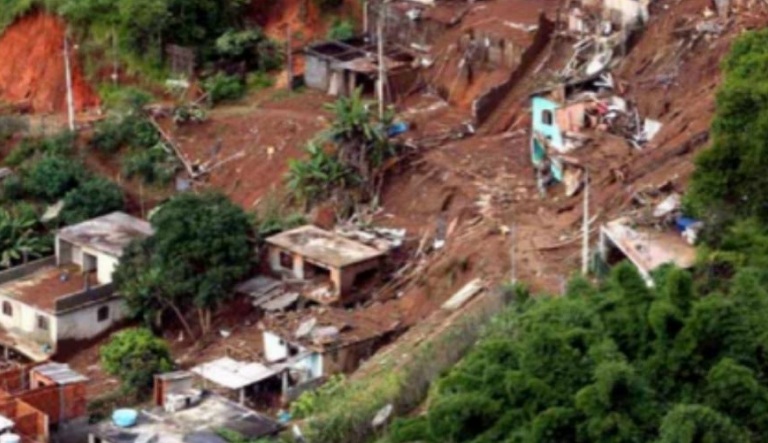 5 Mei 2015: Bencana tanah longsor di Kampung Cibitung