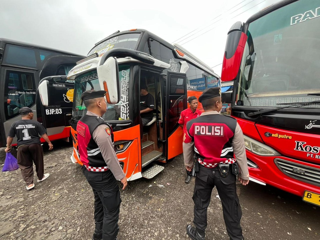 Kegiatan proaktif Polres Tegal: Cegah premanisme di obyek wisata Guci