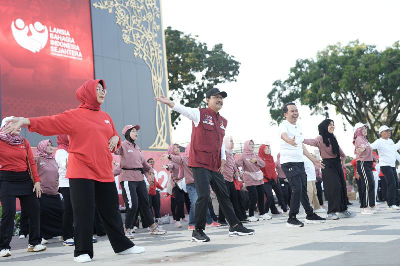 Peringatan HLUN 2025 di Jember dimeriahkan senam massal 4.000 lansia Peringatan HLUN 2025 di Jember dimeriahkan senam massal 4.000 lansia