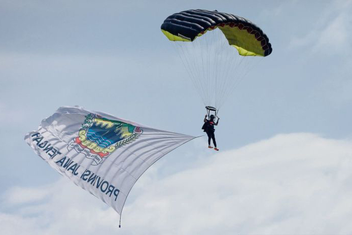 Ajang Skydiving tarik kunjungan wisatawan mancanegara ke Karimunjawa Ajang Skydiving tarik kunjungan wisatawan mancanegara ke Karimunjawa
