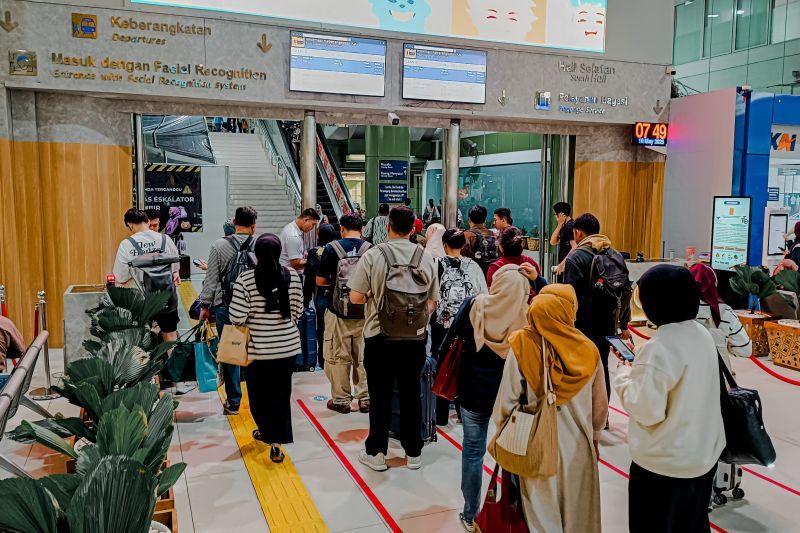 134 ribu gunakan kereta api di libur panjang pekan ini 134 ribu gunakan kereta api di libur panjang pekan ini