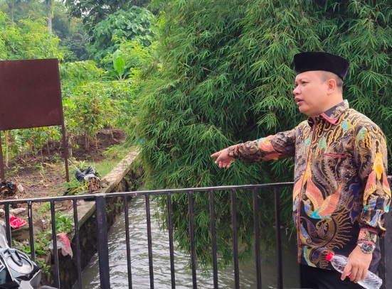 Legislator Turidi janji atasi banjir dan imbasnya di Buana Gardenia, Pinang Legislator Turidi janji atasi banjir dan imbasnya di Buana Gardenia, Pinang