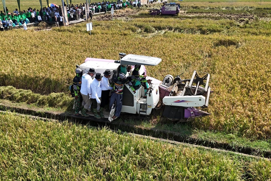 Panen raya padi di Kabupaten Purbalingga, BAZNAS RI dorong kemandirian ekonomi petani lokal Panen raya padi di Kabupaten Purbalingga, BAZNAS RI dorong kemandirian ekonomi petani lokal