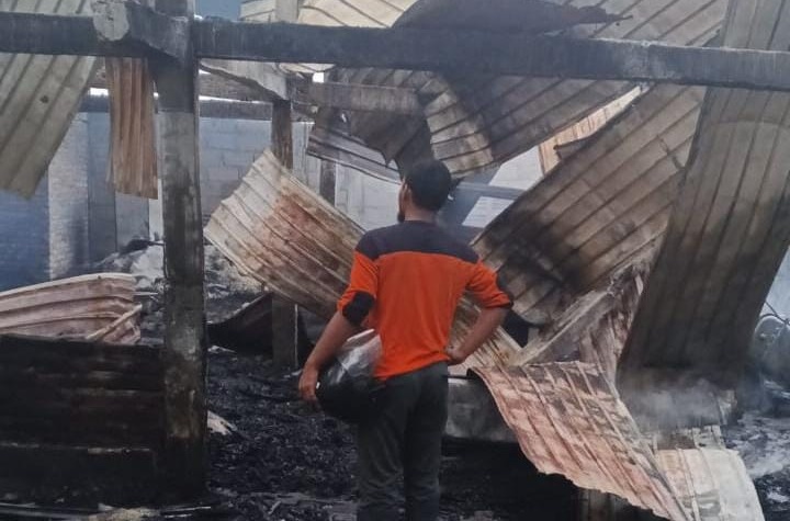 Kandang ayam di Gondoharum Kudus terbakar, kerugian ratusan juta Kandang ayam di Gondoharum Kudus terbakar, kerugian ratusan juta