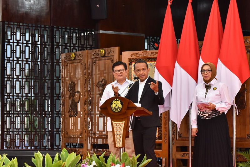 Pemerintah bangun transmisi 47.000 kms pasok listrik bersih ke pelosok