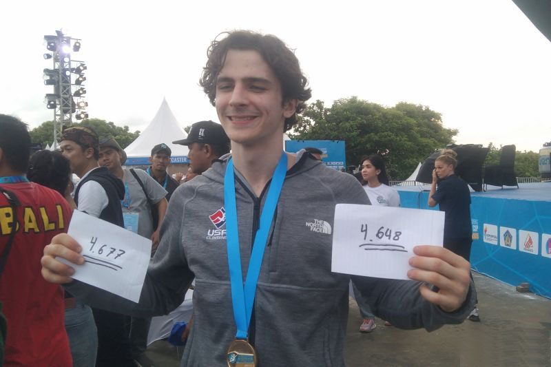 Atlet AS pecahkan rekor dunia panjat tebing di Bali