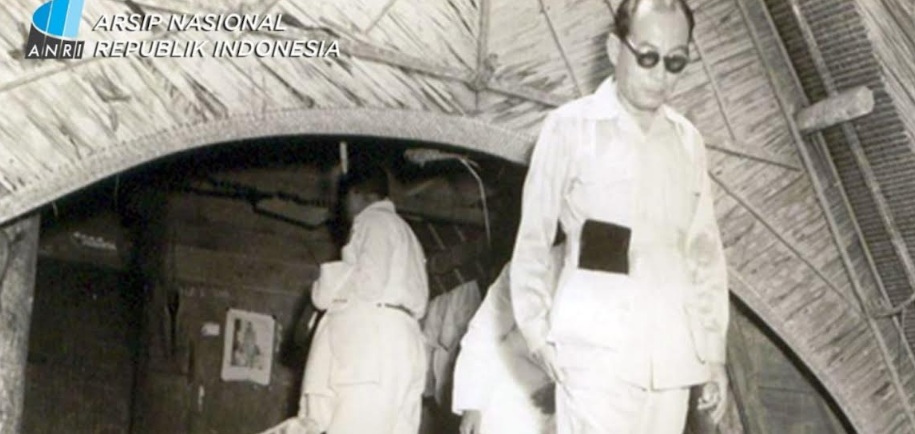 10 Mei 1952: Kunjungan Moh. Hatta ke Mentawai 10 Mei 1952: Kunjungan Moh. Hatta ke Mentawai