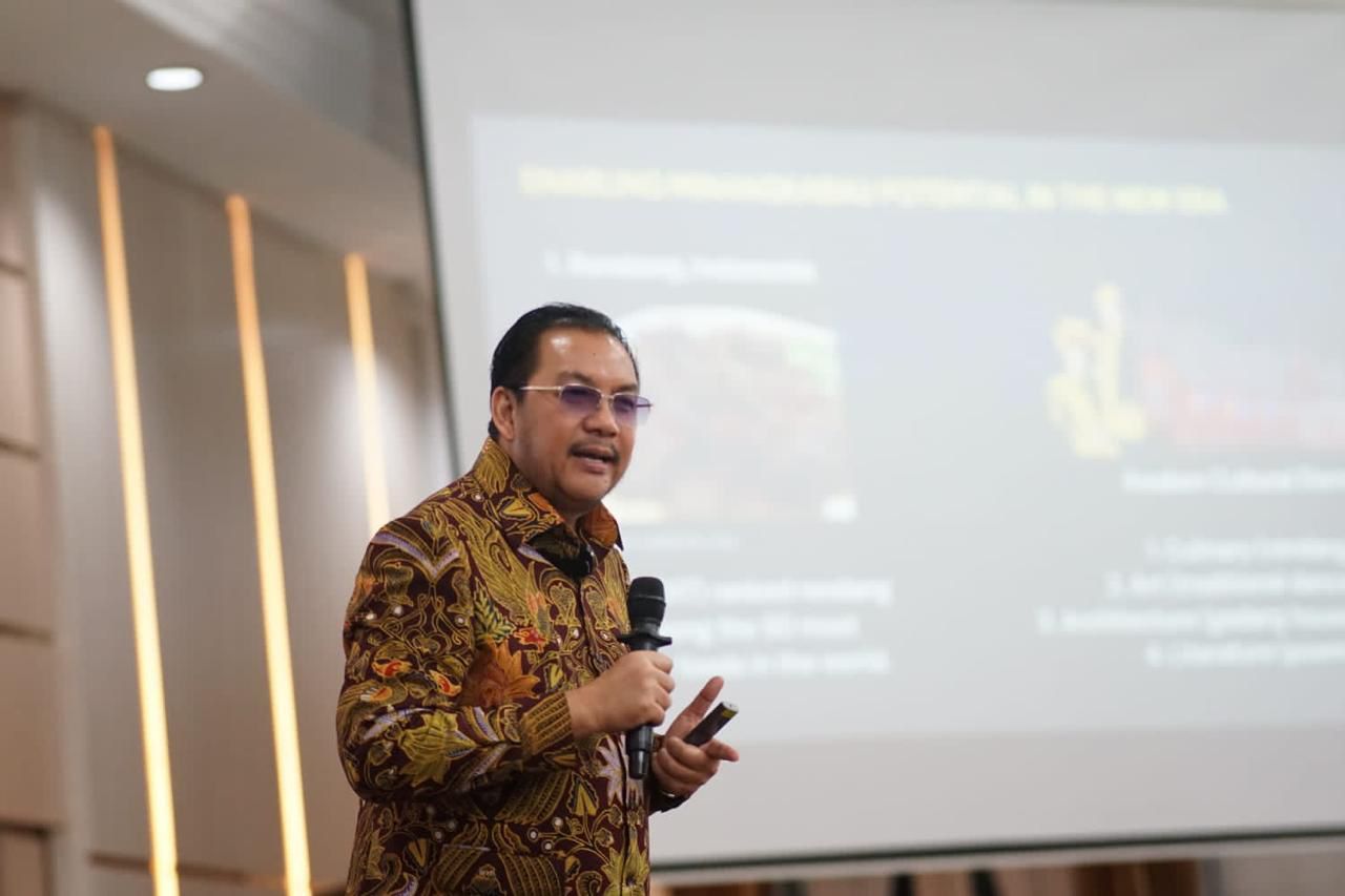 Luncurkan dana abadi penghargaan penulis. Denny JA : Penulis adalah penjaga kata