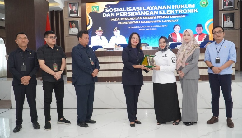 PN Stabat sosialisasi layanan hukum dan persidangan elektronik ke Pemkab Langkat PN Stabat sosialisasi layanan hukum dan persidangan elektronik ke Pemkab Langkat