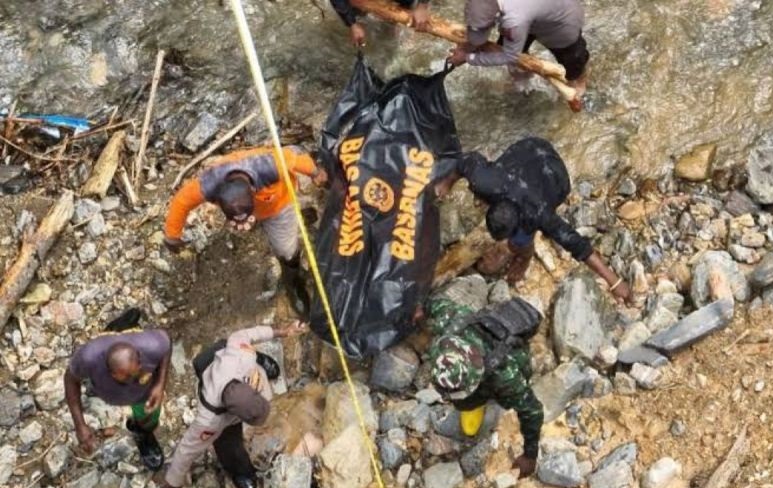 Kemensos kirim bantuan untuk korban longsor di Pegunungan Arfak Kemensos kirim bantuan untuk korban longsor di Pegunungan Arfak