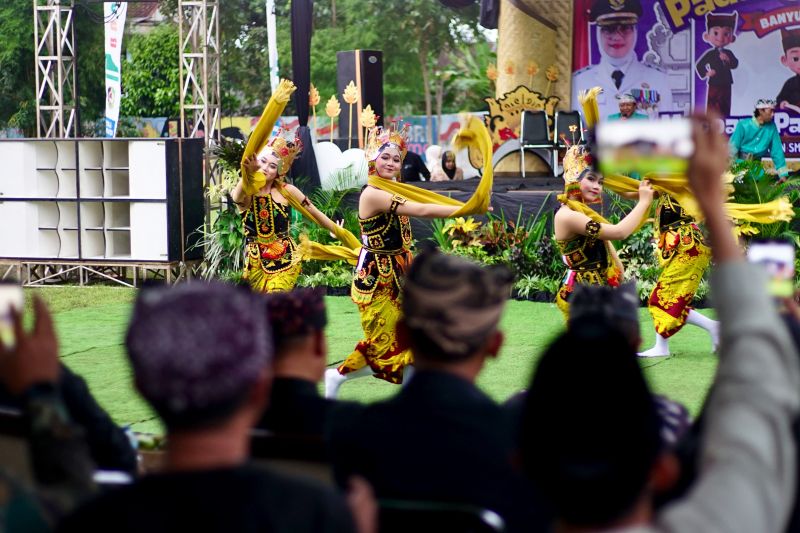 Pemkab Banyuwangi lestarikan seni budaya lewat Festival Padhang Ulanan