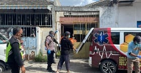 Sepasang pasutri renta ditemukan meninggal dunia di Cemani, Sukoharjo Sepasang pasutri renta ditemukan meninggal dunia di Cemani, Sukoharjo