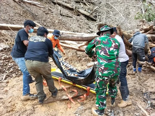 Bantuan Kemensos untuk korban tanah longsor Pegunungan Arfak