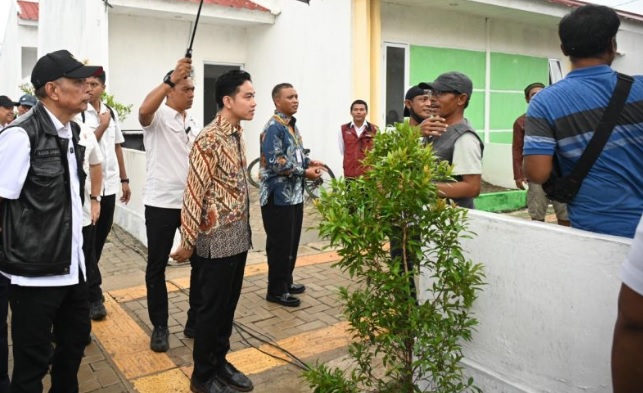 Gibran tinjau proyek Kampung Nelayan Sejahtera di Indramayu Gibran tinjau proyek Kampung Nelayan Sejahtera di Indramayu