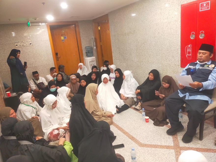 360 jemaah haji kloter 09 KNO akan diberangkatkan menuju Mekah 360 jemaah haji kloter 09 KNO akan diberangkatkan menuju Mekah