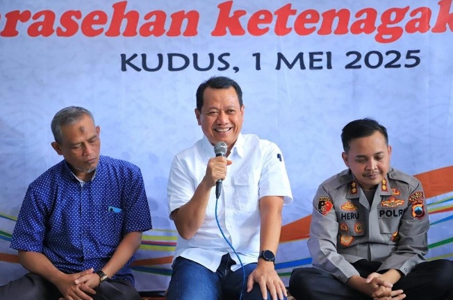 Peringati Hari Buruh, Bupati pastikan tidak ada PHK di Kabupaten Kudus Peringati Hari Buruh, Bupati pastikan tidak ada PHK di Kabupaten Kudus