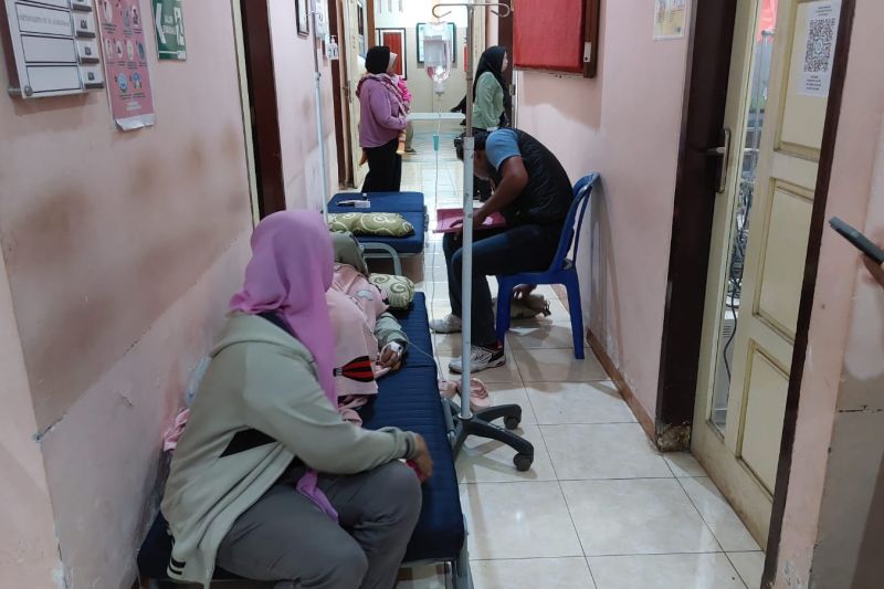 Polisi selidiki kasus keracunan massal korban lansia