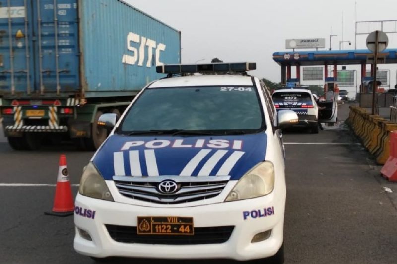 Contraflow diberlakukan di Tol Jagorawi arah Puncak Contraflow diberlakukan di Tol Jagorawi arah Puncak