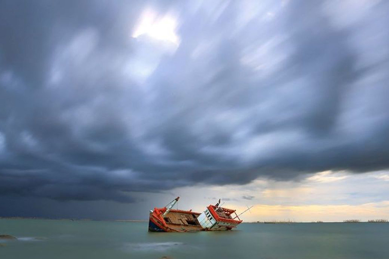 3 tewas, 14 hilang setelah dua kapal wisata terbalik di China 3 tewas, 14 hilang setelah dua kapal wisata terbalik di China