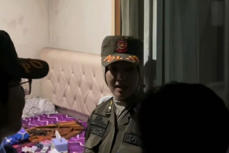 Satpol PP Karawang jaring puluhan pasangan mesum di kosan Satpol PP Karawang jaring puluhan pasangan mesum di kosan