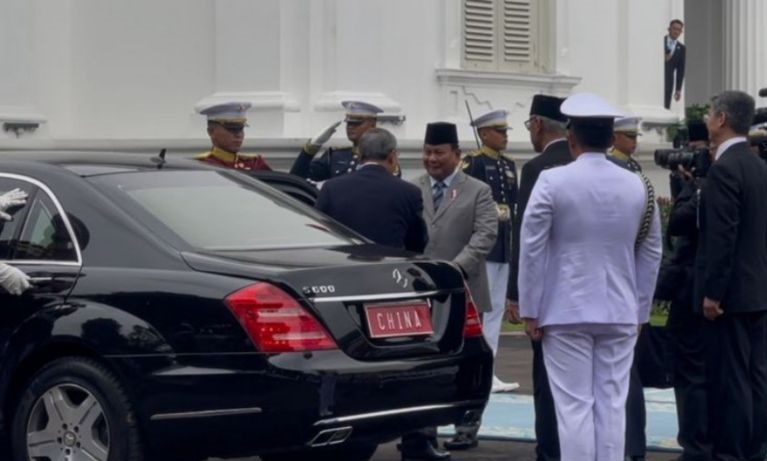 Prabowo terima kunjungan resmi PM Li Qiang di Istana Merdeka Prabowo terima kunjungan resmi PM Li Qiang di Istana Merdeka