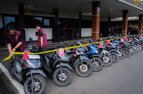 Kasus curanmor, Polres Batang bekuk tujuh pelaku dan amankan 18 motor Kasus curanmor, Polres Batang bekuk tujuh pelaku dan amankan 18 motor