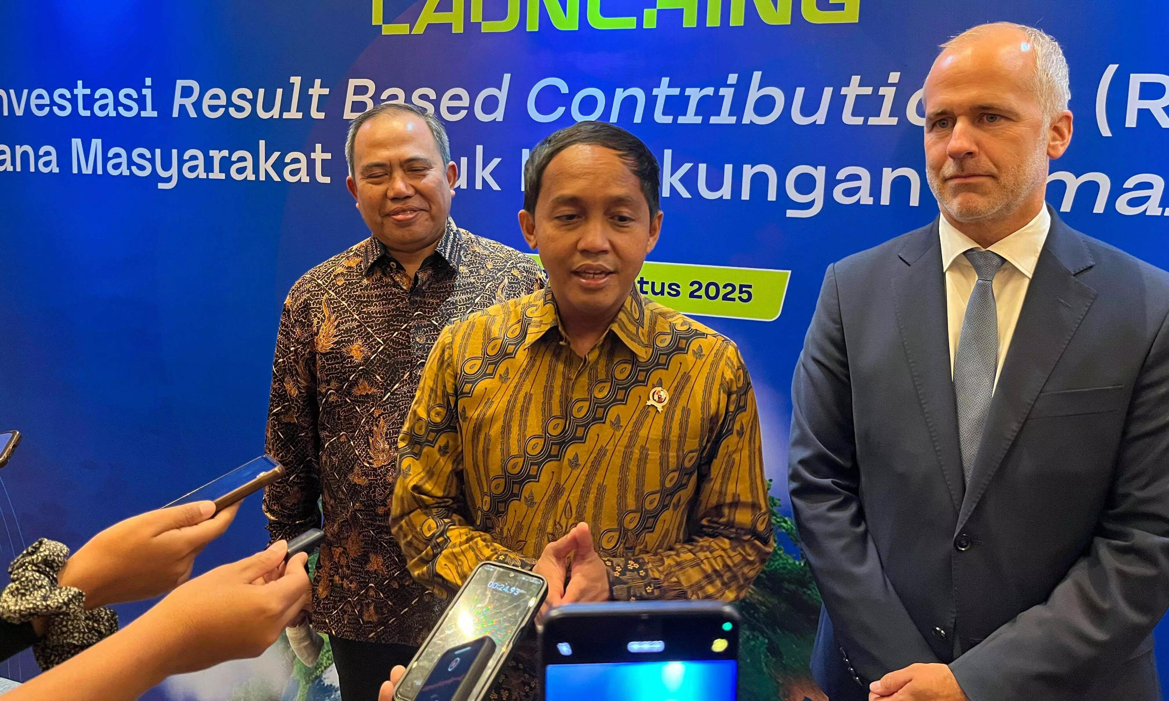 Menhut luncurkan rencana investasi RBC tahap IV dan layanan dana masyarakat untuk lingkungan Menhut luncurkan rencana investasi RBC tahap IV dan layanan dana masyarakat untuk lingkungan