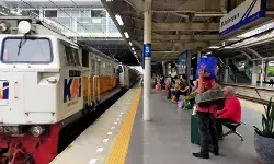Ada demo di DPR, 19 KA berhenti di Stasiun Jatinegara