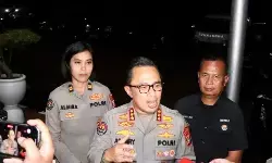Kelompok tak dikenal langsung bertindak anarkis saat aksi di DPR