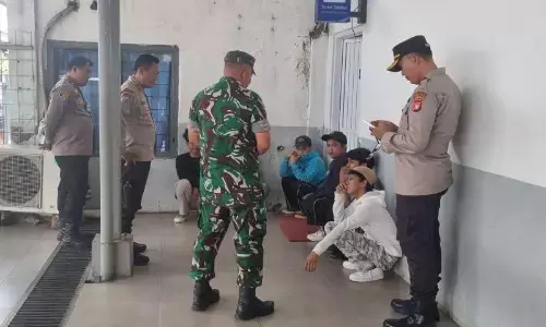 Polisi Tangerang Banten cegat pelajar hendak ikut aksi demo Polisi Tangerang Banten cegat pelajar hendak ikut aksi demo