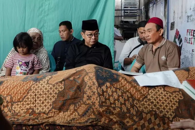 Pramono melayat ke rumah pengemudi ojol korban insiden rantis Pramono melayat ke rumah pengemudi ojol korban insiden rantis