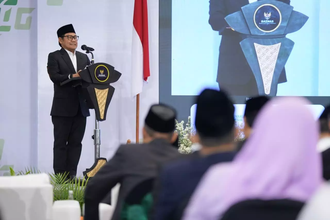 Raih BAZNAS Awards 2025, Menko Muhaimin dorong kolaborasi perangi kemiskinan Raih BAZNAS Awards 2025, Menko Muhaimin dorong kolaborasi perangi kemiskinan