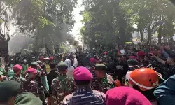 TNI ajak demonstran di Mako Brimob berdialog dan hentikan pelemparan