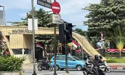 Lampu lalu lintas di Jalan Otista Jaktim dirusak massa Lampu lalu lintas di Jalan Otista Jaktim dirusak massa