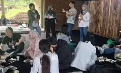 Peserta International Community Servis bedah wisata dan UMKM Kota Batu