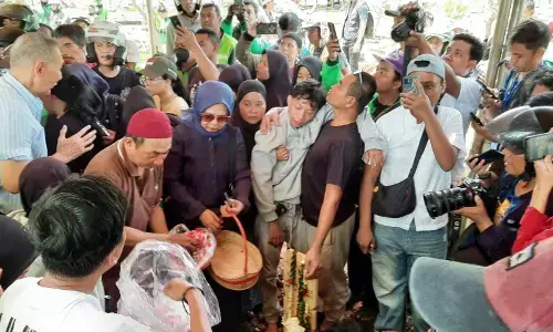 Hilangnya sosok tulang punggung keluarga di kaki Barracuda