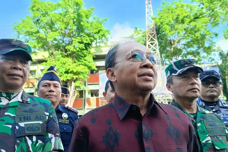 Wayan Koster minta polisi kawal aksi demo tak ciptakan ketegangan baru Wayan Koster minta polisi kawal aksi demo tak ciptakan ketegangan baru