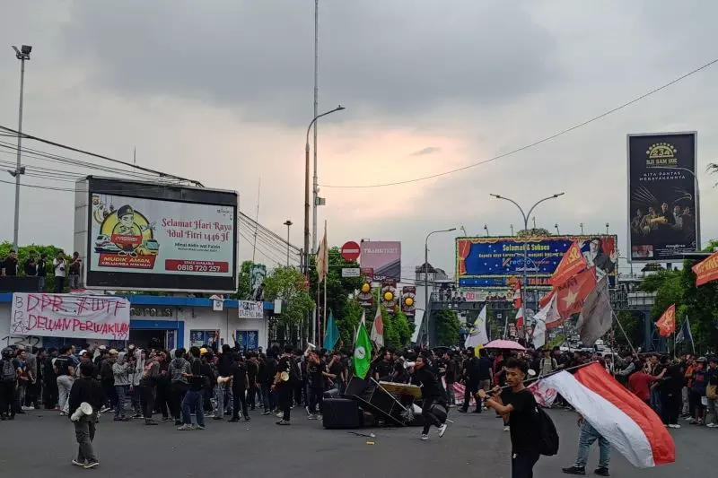 Mahasiswa Serang geruduk polpos kecam tindakan represif aparat Mahasiswa Serang geruduk polpos kecam tindakan represif aparat