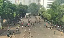 Pagi ini Jalan Kramat Kwitang masih ditutup imbas aksi demonstrasi Pagi ini Jalan Kramat Kwitang masih ditutup imbas aksi demonstrasi